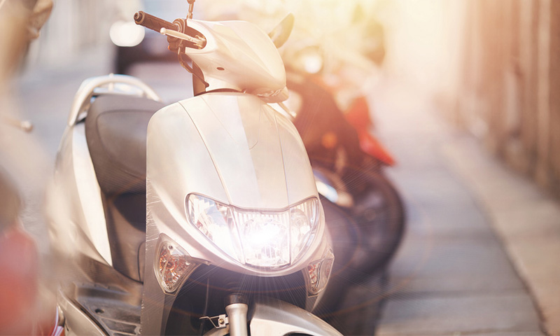 汽車遠(yuǎn)光燈危害大？電動(dòng)車遠(yuǎn)光燈危害是汽車的7倍，該管管了！